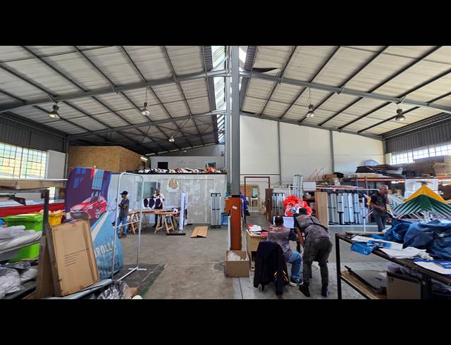 1,239M² WAREHOUSE TO LET IN SPARTAN